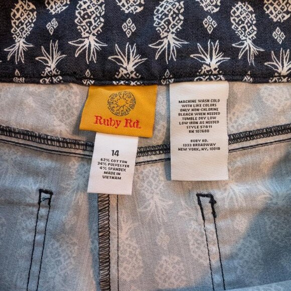 NWT Ruby Rd. (The Bay) Slimming Countour Waistband Capri Size 14 - Picture 6 of 9